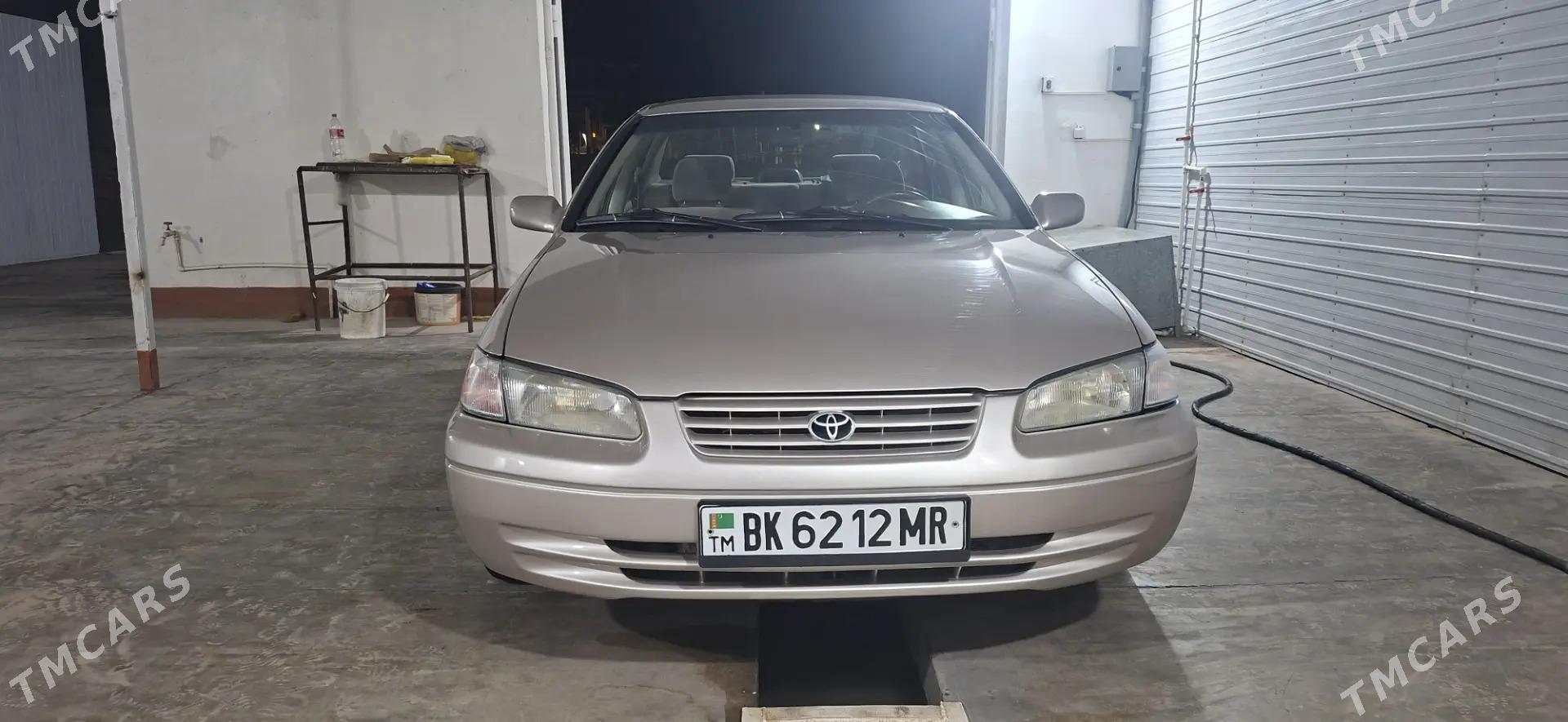 Toyota Camry 1998 - 152 000 TMT - Ёлётен - img 1