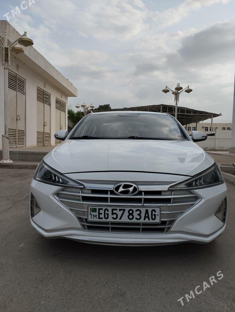 Hyundai Elantra 2019 - 220 000 TMT - Район ст. Аэропорта, ул. Гагарина - img 1