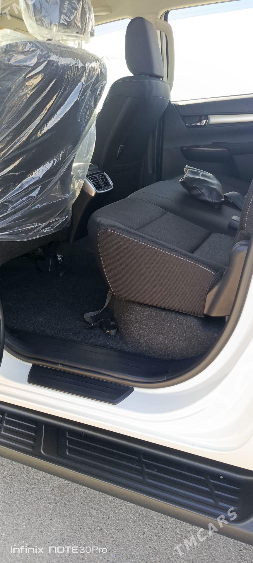 Toyota Hilux 2025 - 676 000 TMT - Aşgabat - img 9