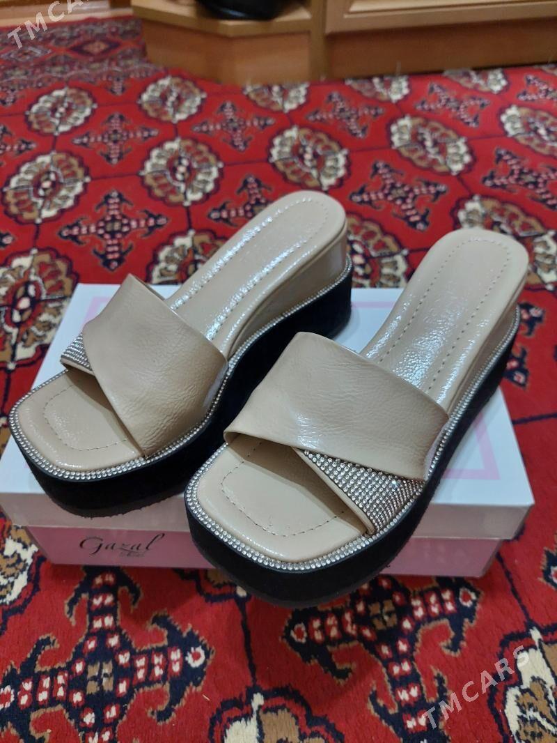 köwüşler/ обуви - Мир 4 - img 4