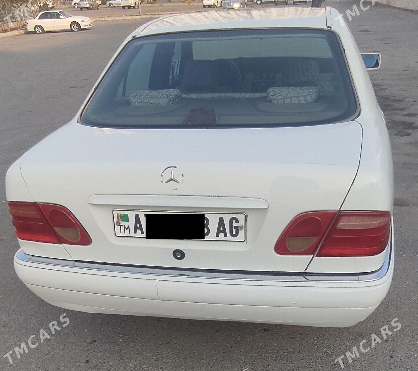 Mercedes-Benz E-Class 1997 - 65 000 TMT - Aşgabat - img 1