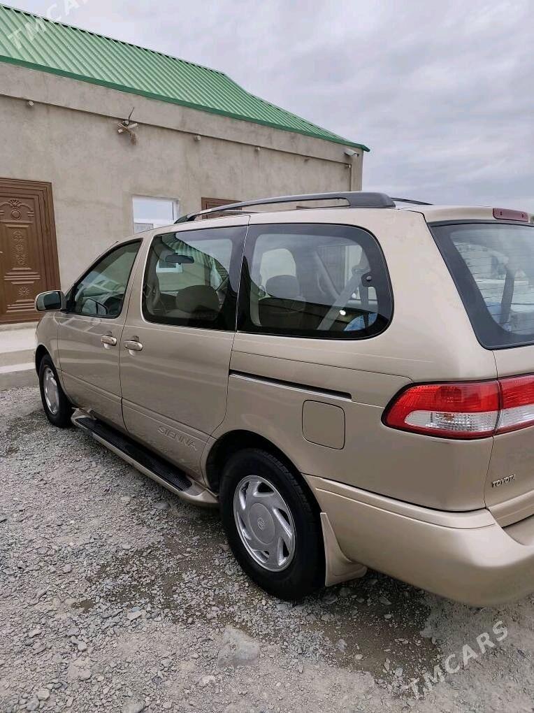 Toyota Sienna 2002 - 218 000 TMT - Ашхабад - img 6