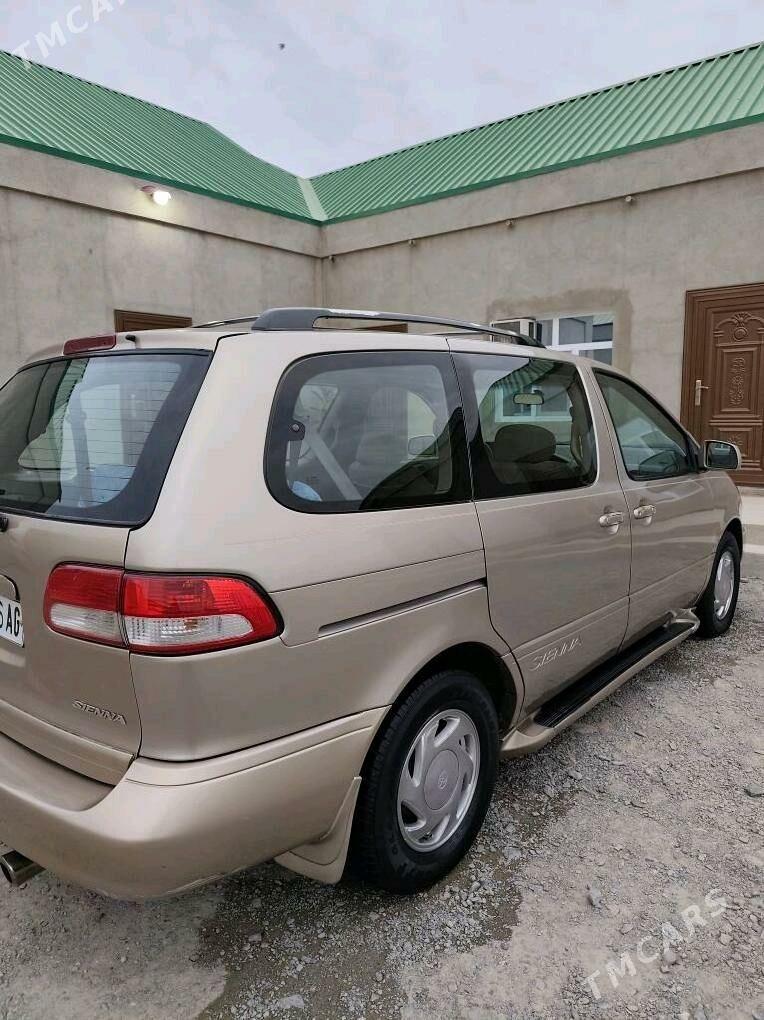 Toyota Sienna 2002 - 218 000 TMT - Ашхабад - img 3