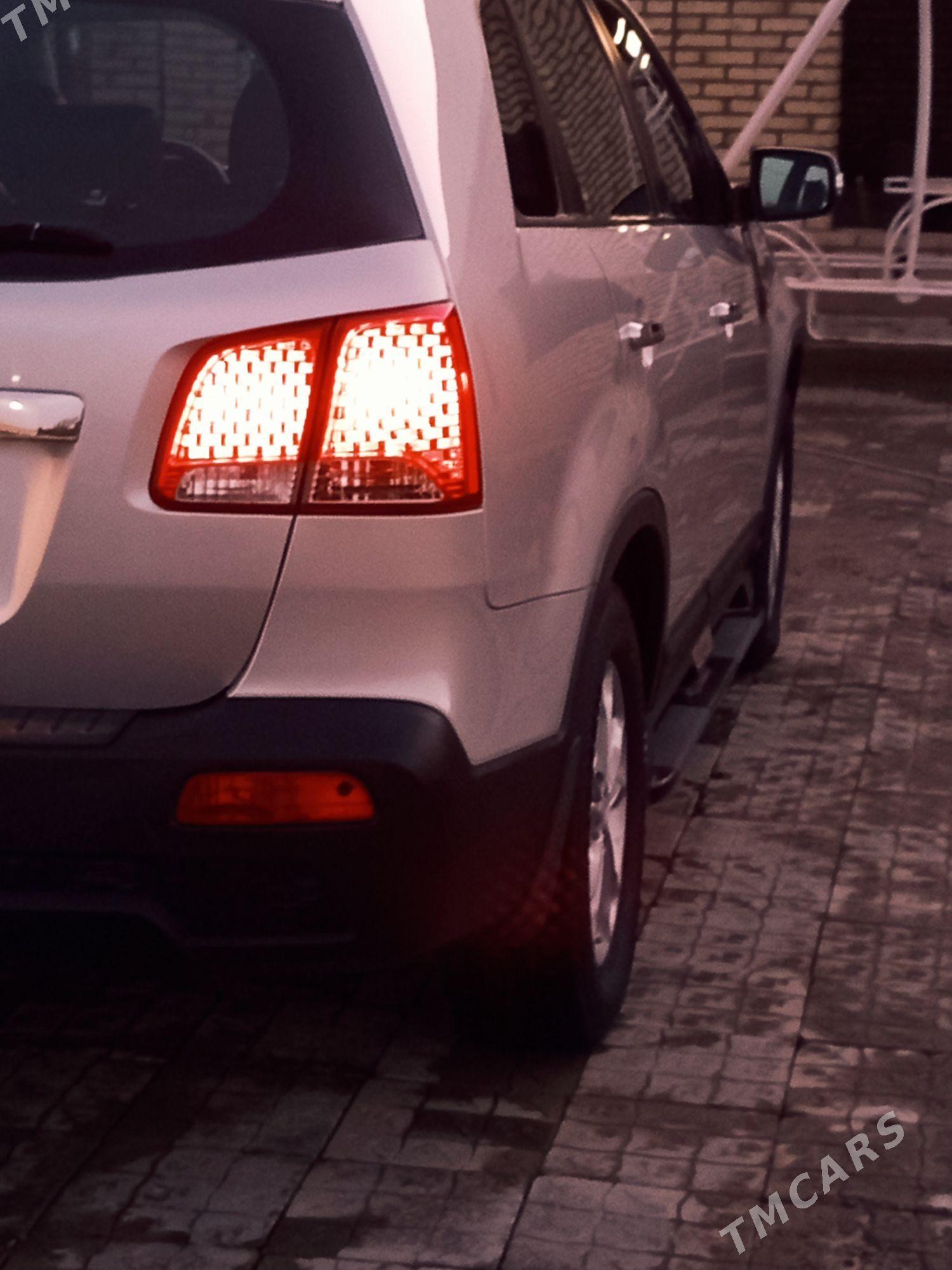 Kia Sorento 2011 - 185 000 TMT - Мары - img 2