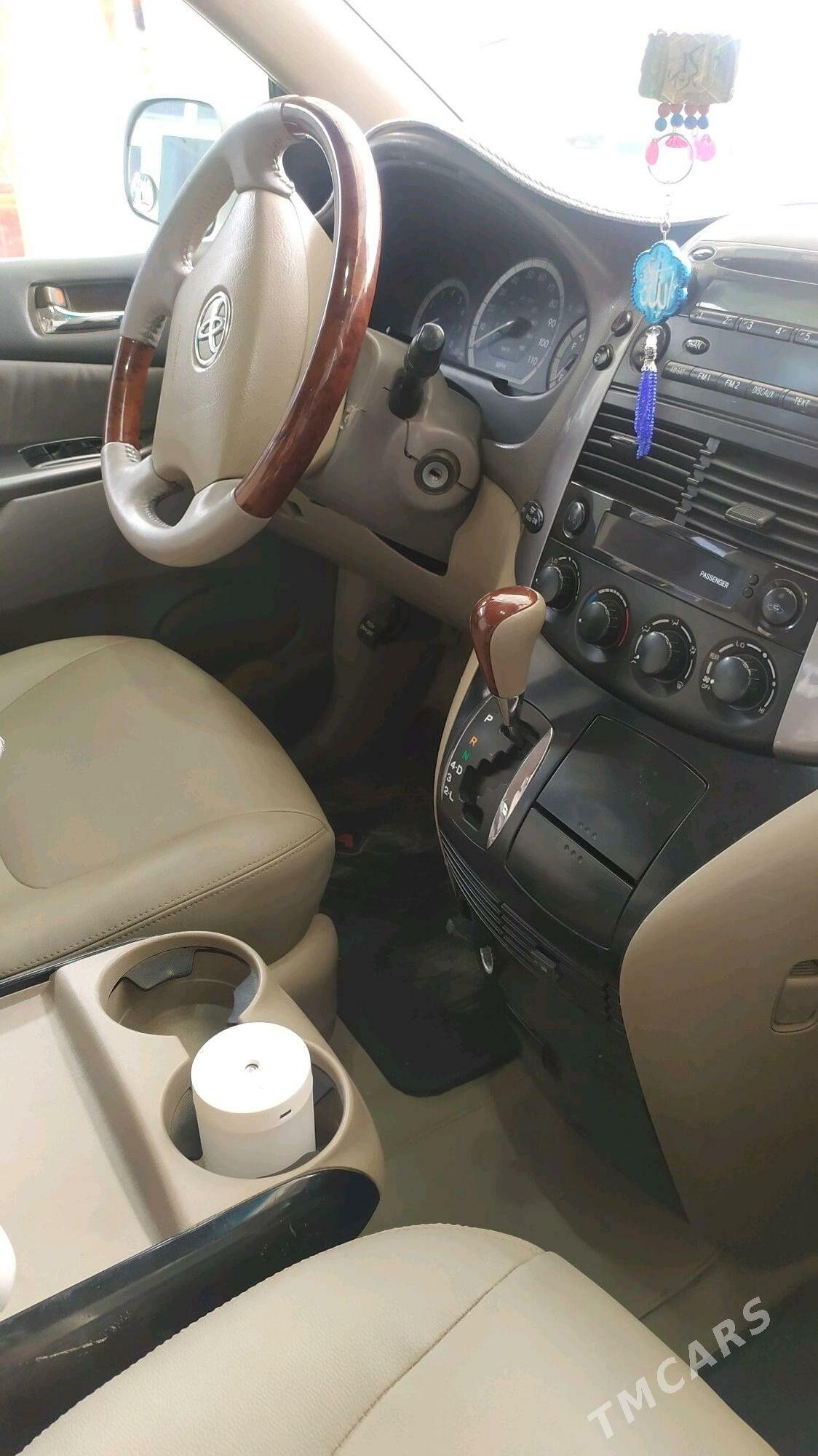 Toyota Sienna 2005 - 195 000 TMT - Мары - img 4