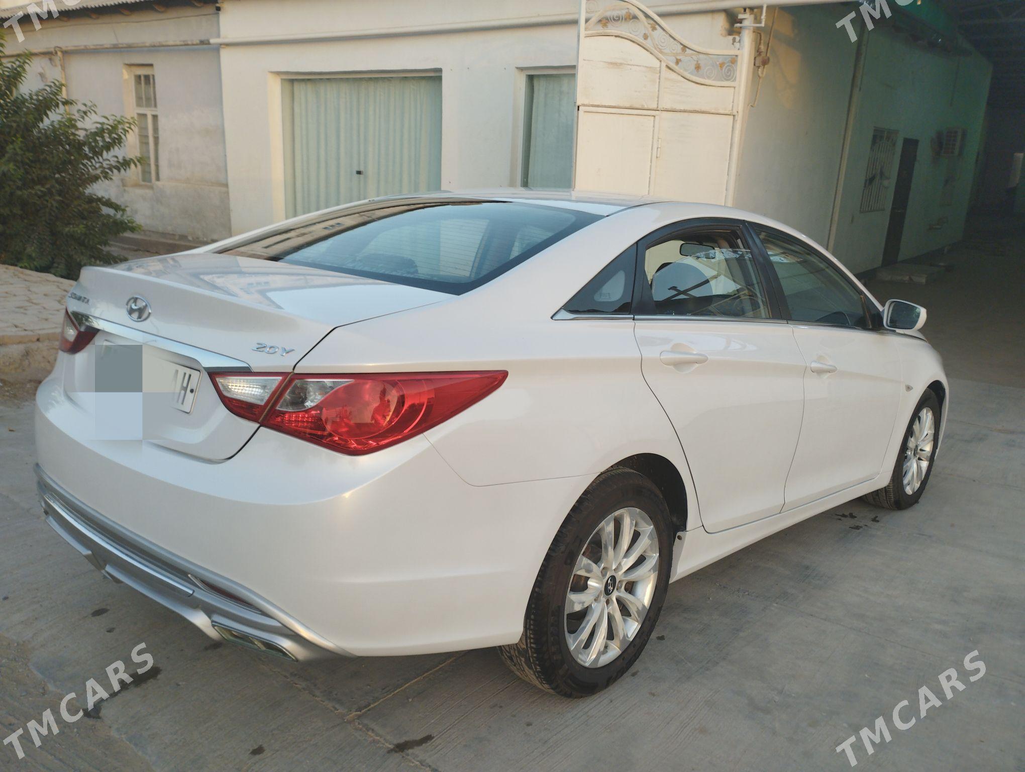 Hyundai Sonata 2010 - 135 000 TMT - Кака - img 4