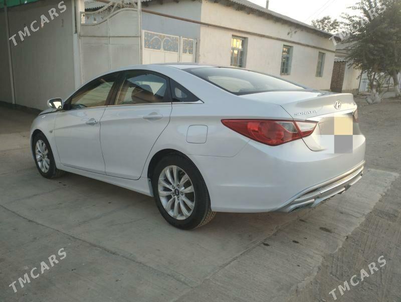 Hyundai Sonata 2010 - 135 000 TMT - Кака - img 5