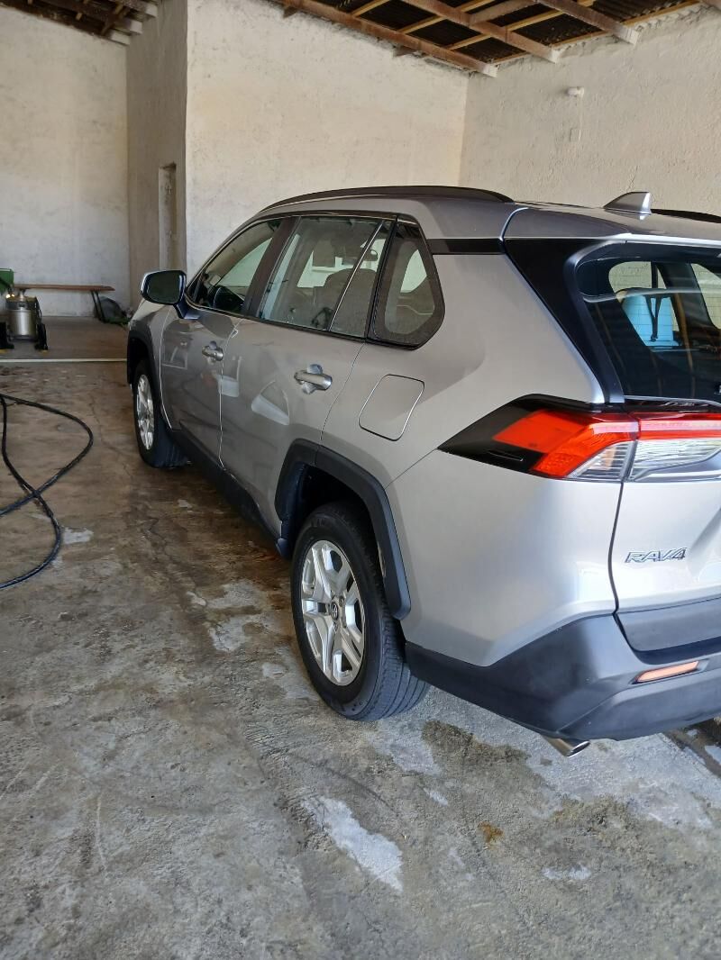 Toyota RAV4 2021 - 400 000 TMT - Берекет - img 6