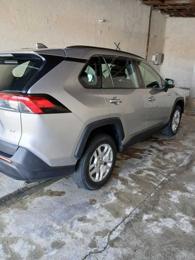 Toyota RAV4 2021 - 400 000 TMT - Берекет - img 9