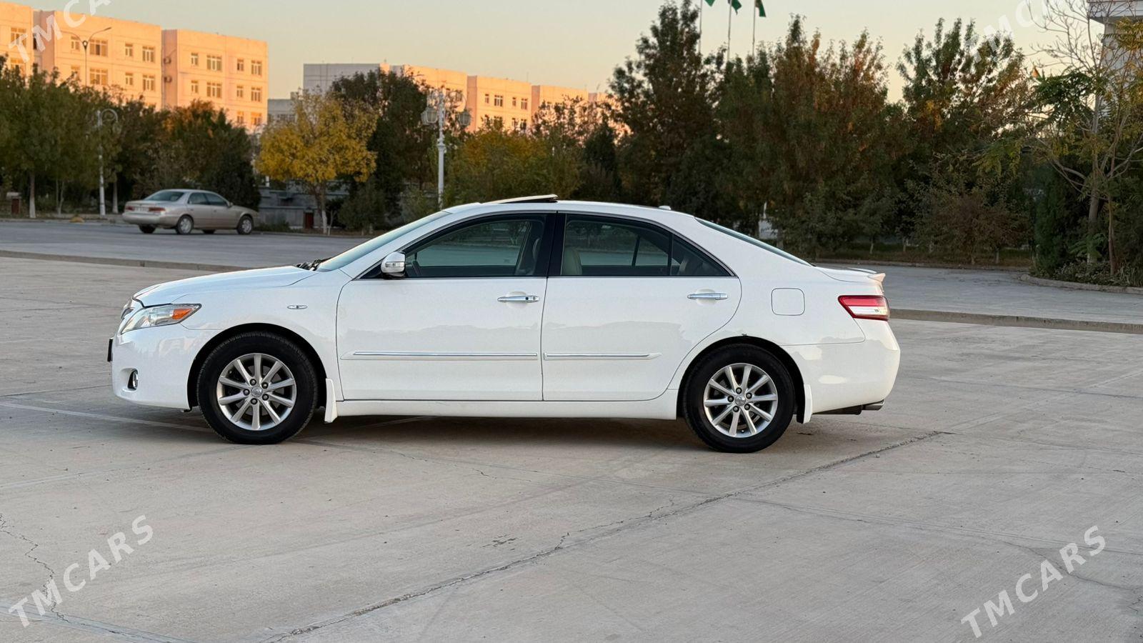 Toyota Camry 2010 - 220 000 TMT - Дашогуз - img 10