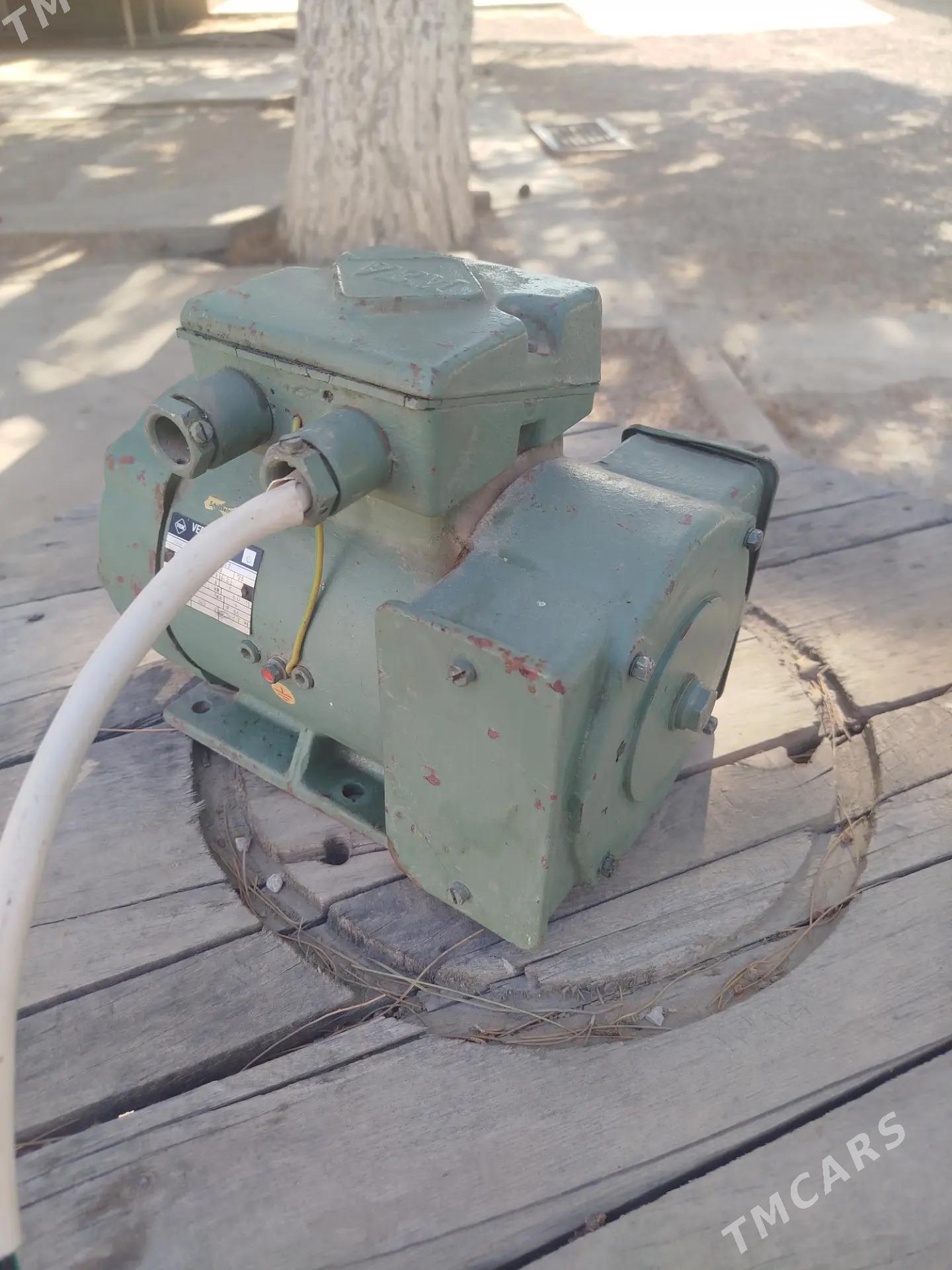 Elektrodwigatel 220v - Джебел - img 2