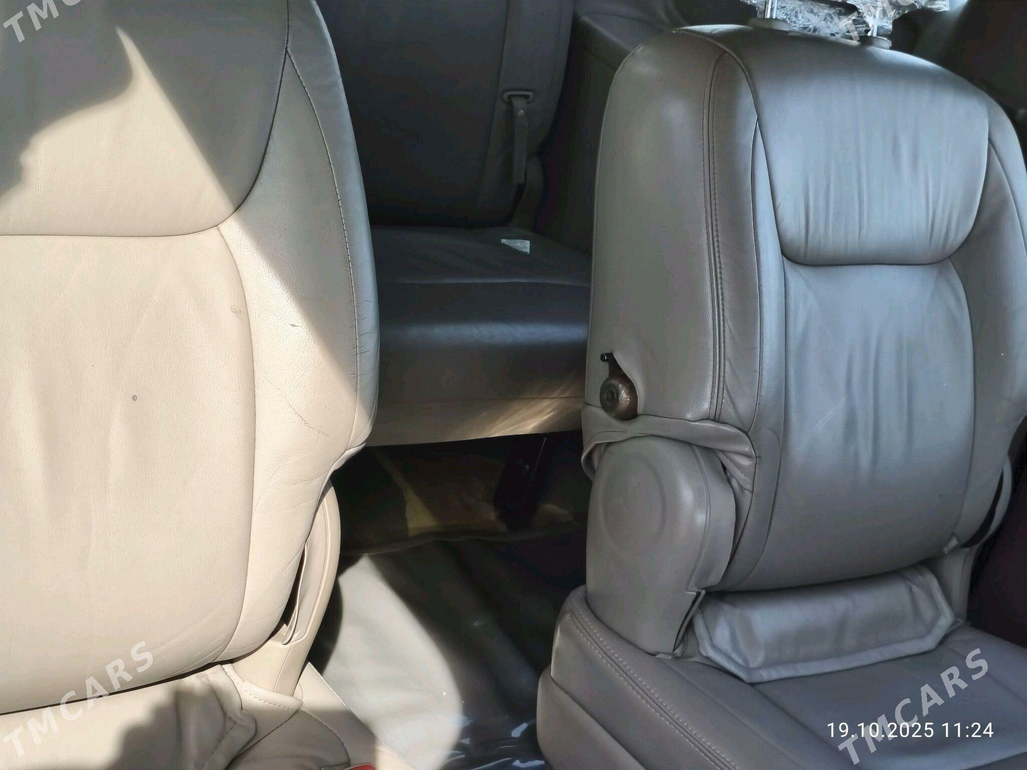 Toyota Sienna 2003 - 240 000 TMT - Мары - img 6