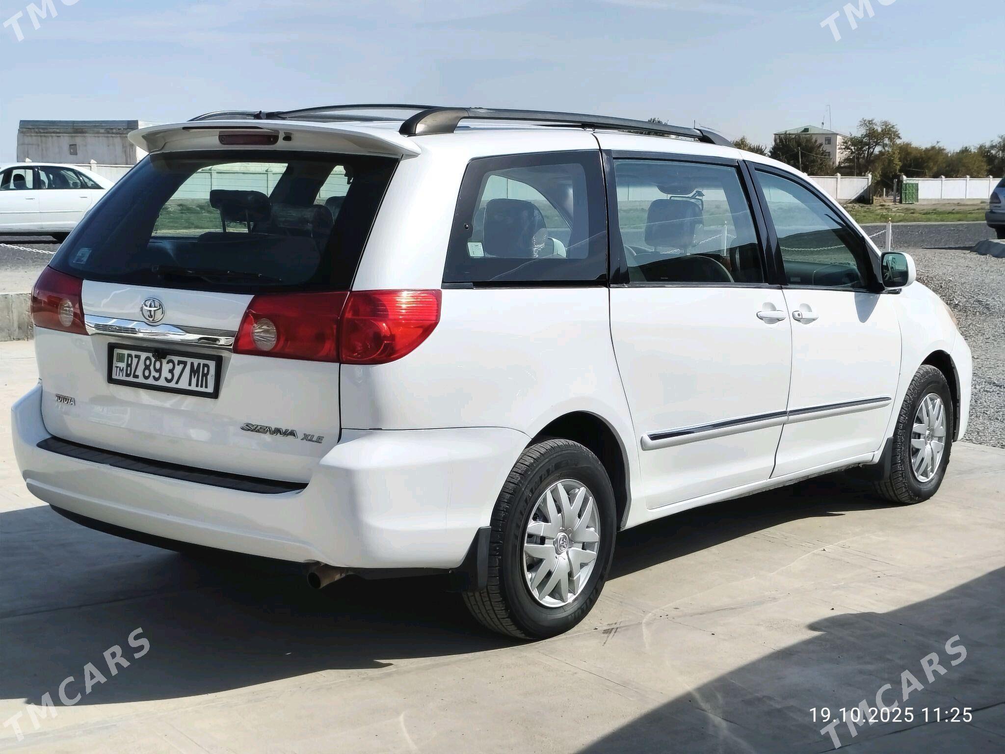 Toyota Sienna 2003 - 240 000 TMT - Мары - img 3
