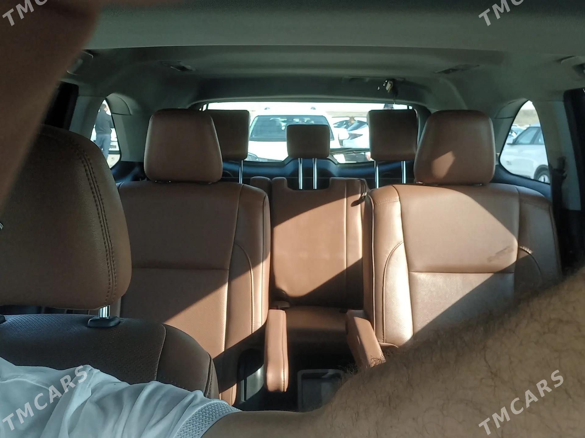 Toyota Highlander 2019 - 500 000 TMT - Baýramaly - img 6