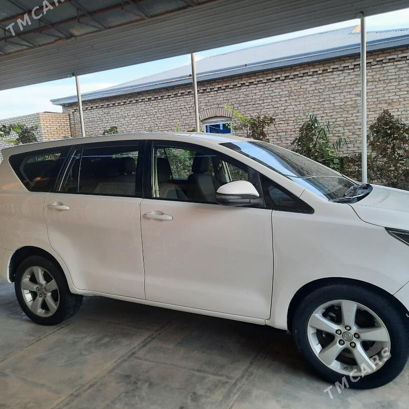 Toyota Innova 2020 - 250 000 TMT - Мары - img 5