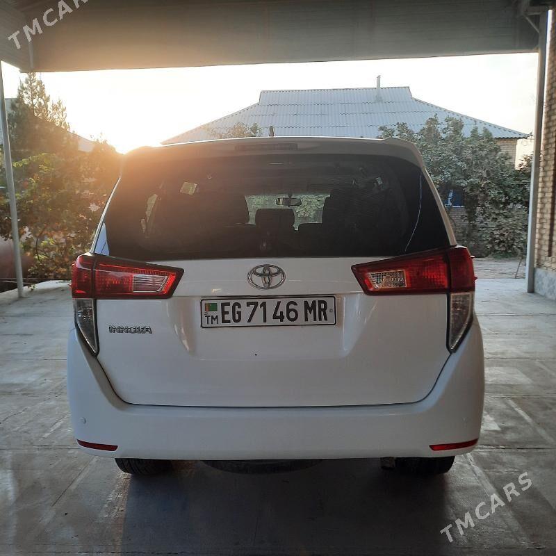 Toyota Innova 2020 - 250 000 TMT - Мары - img 1