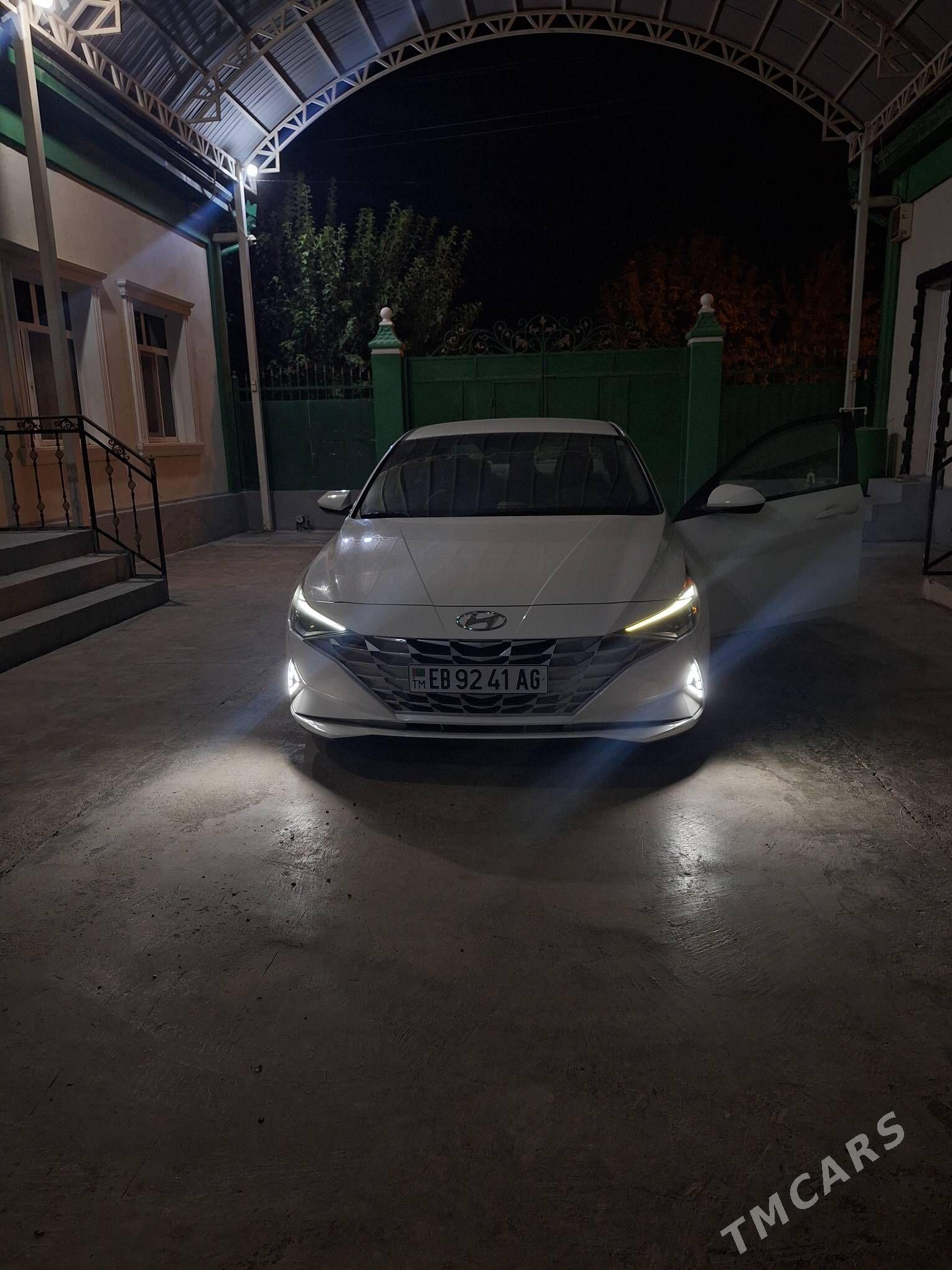 Hyundai Elantra 2021 - 240 000 TMT - Бузмеин - img 1