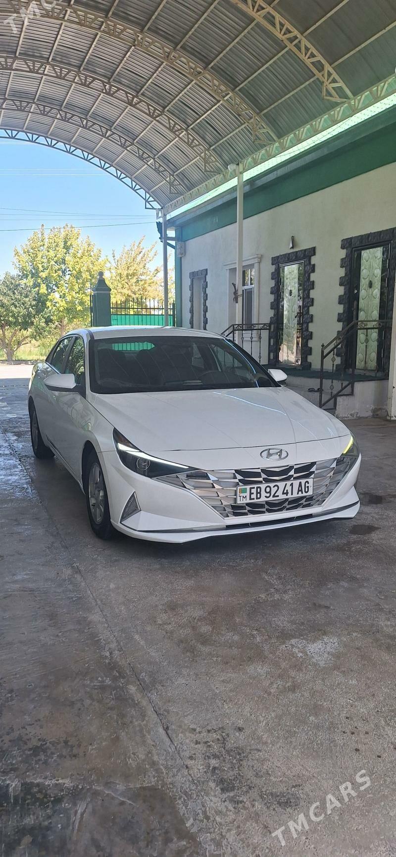 Hyundai Elantra 2021 - 240 000 TMT - Büzmeýin - img 6