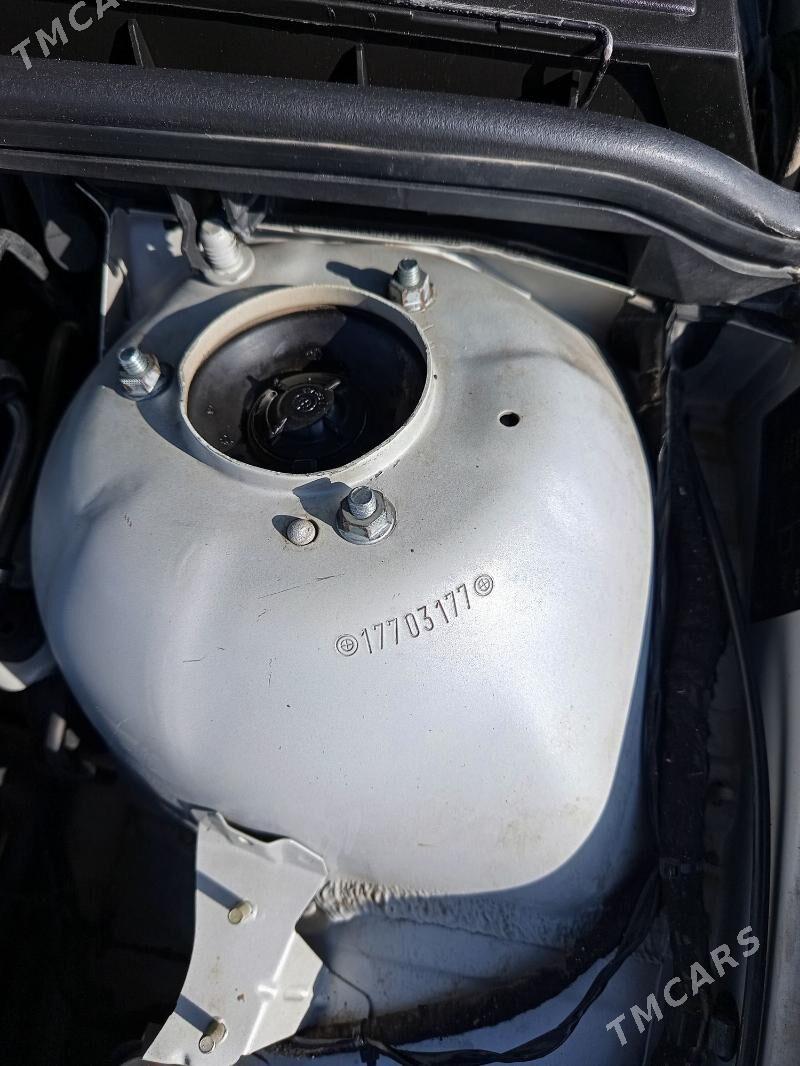 BMW E39 2003 - 140 000 TMT - Мары - img 4