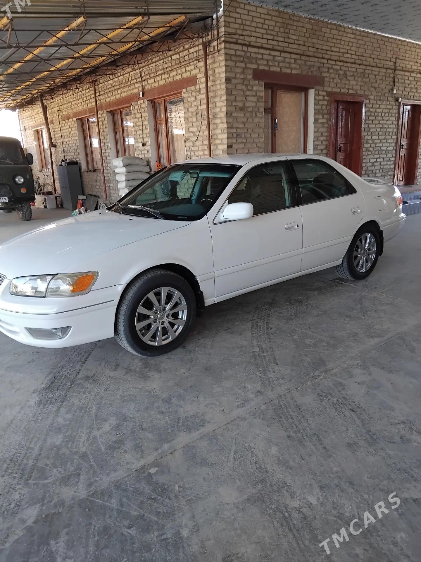 Toyota Camry 1999 - 135 000 TMT - Дянев - img 9