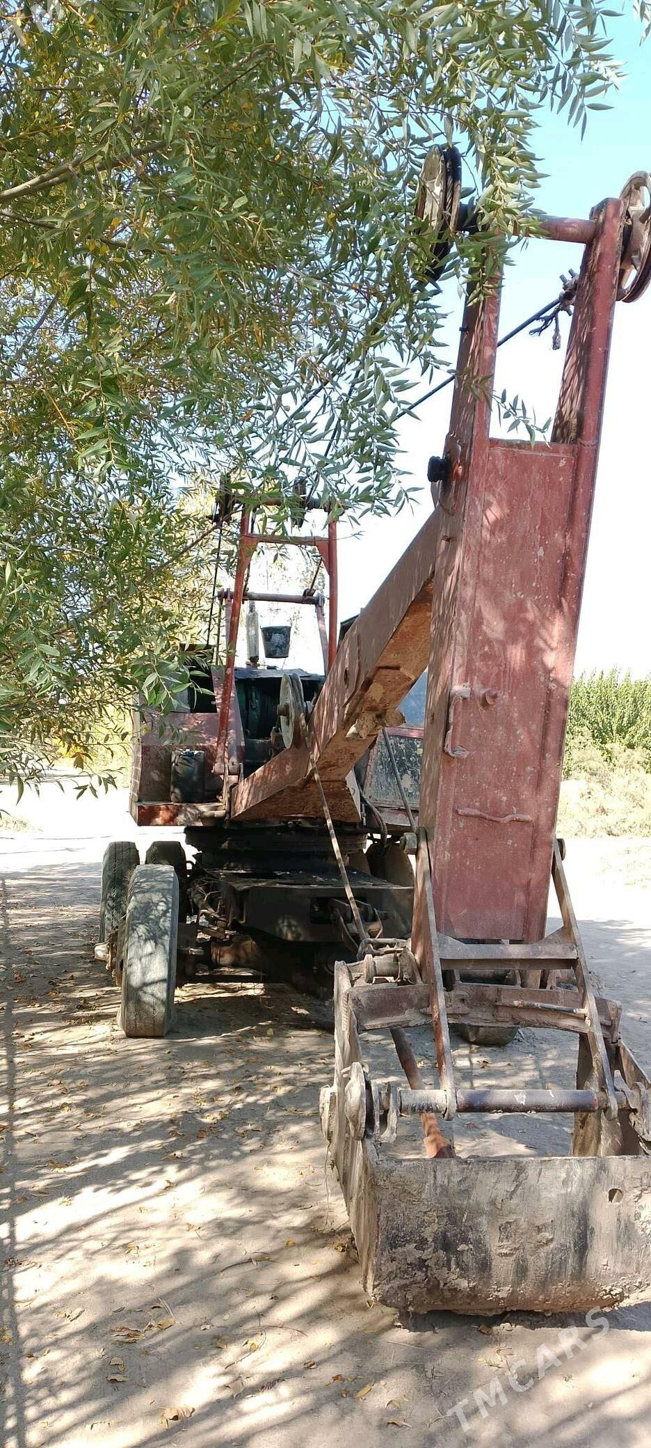 MTZ 80 1983 - 35 000 TMT - Köneürgenç - img 1