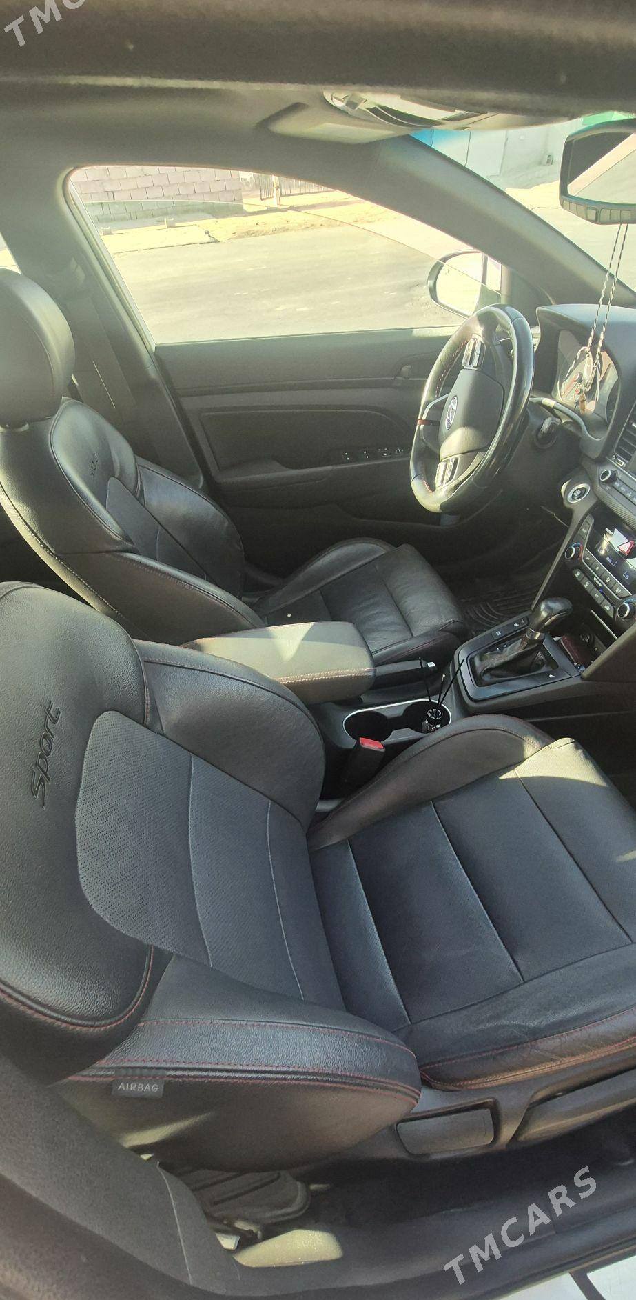 Hyundai Elantra GT 2018 - 220 000 TMT - 16-й этап - img 3