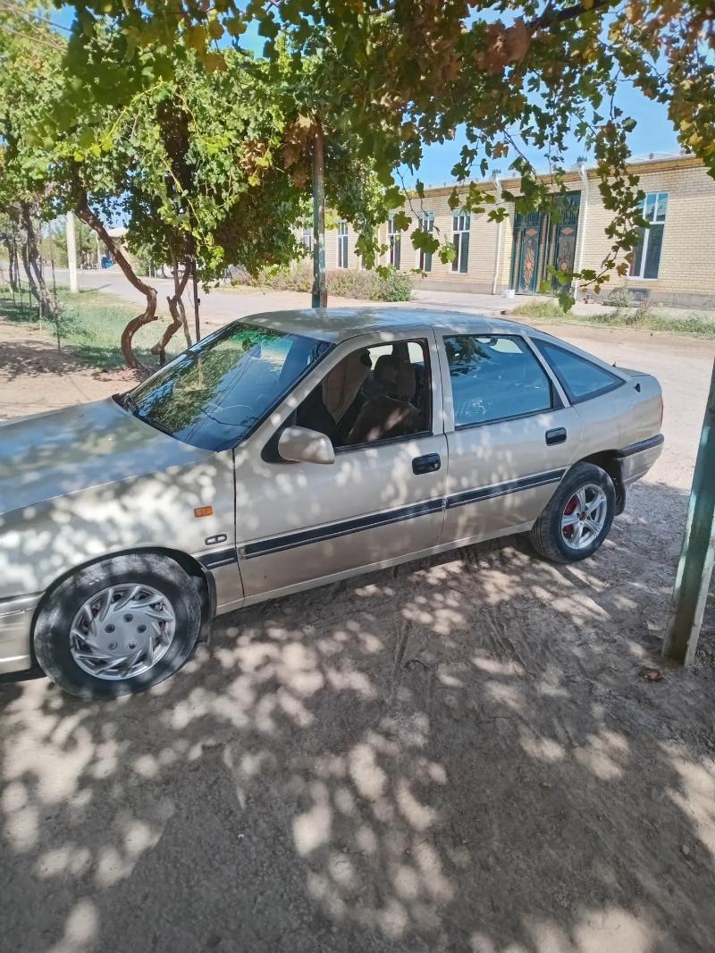 Opel Vectra 1991 - 22 000 TMT - Dänew - img 2