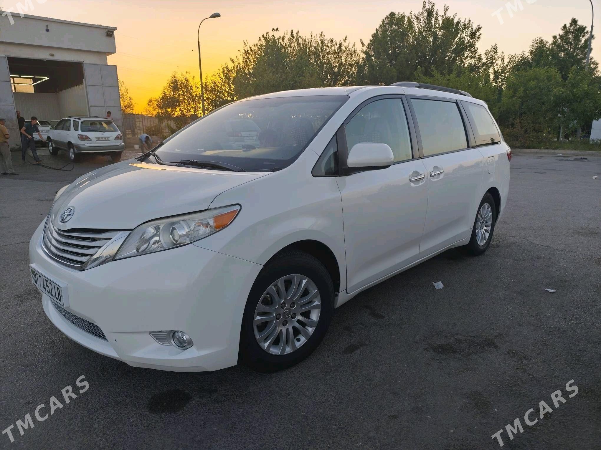 Toyota Sienna 2016 - 380 000 TMT - Туркменабат - img 2