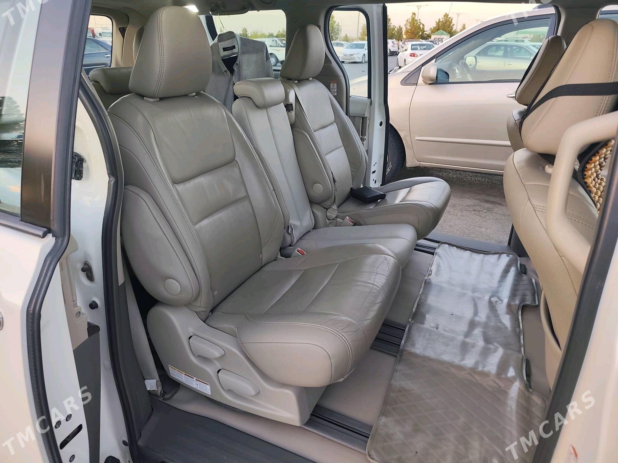 Toyota Sienna 2016 - 380 000 TMT - Туркменабат - img 3