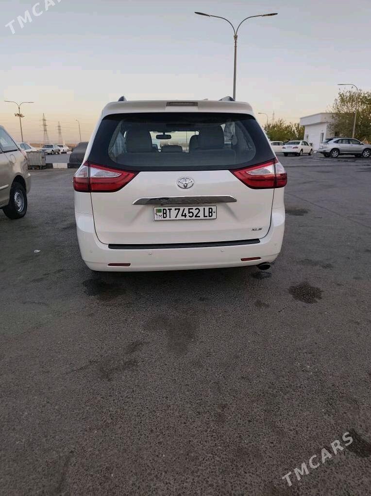 Toyota Sienna 2016 - 380 000 TMT - Туркменабат - img 6