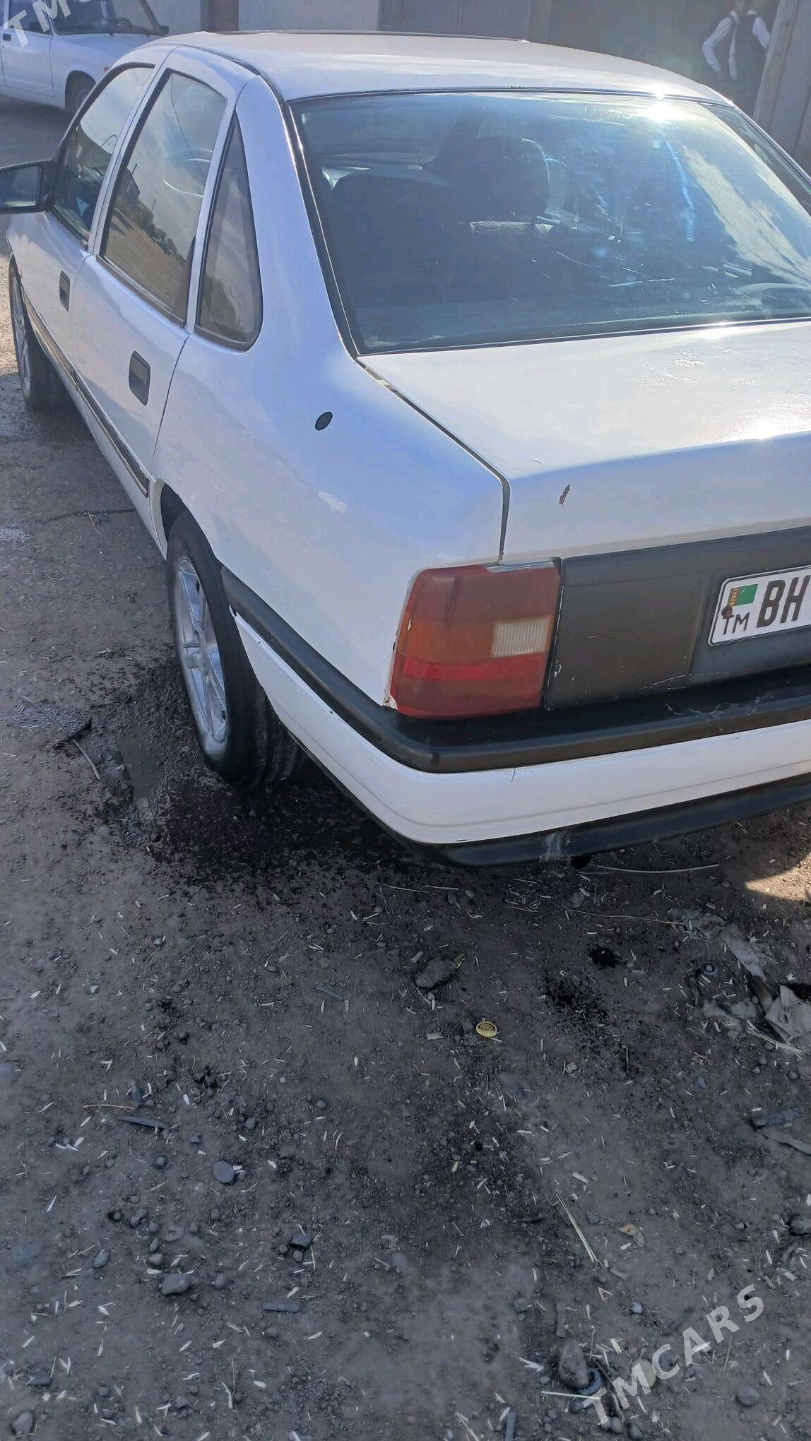 Opel Vectra 1989 - 22 000 TMT - Gubadag - img 3