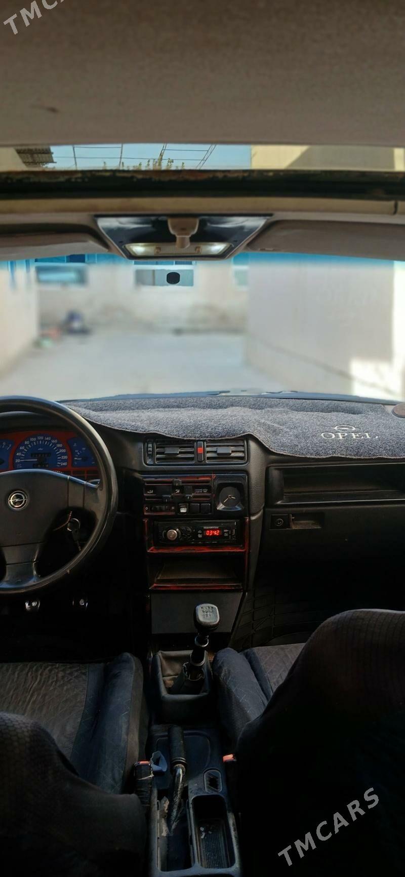 Opel Vectra 1990 - 19 000 TMT - Türkmenabat - img 1