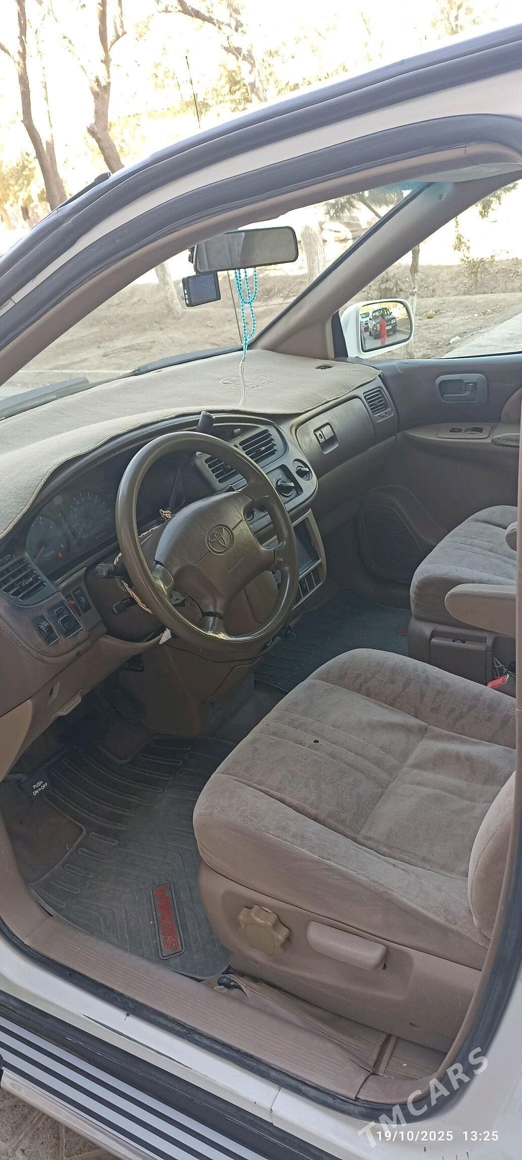 Toyota Sienna 2002 - 164 000 TMT - Mary - img 8