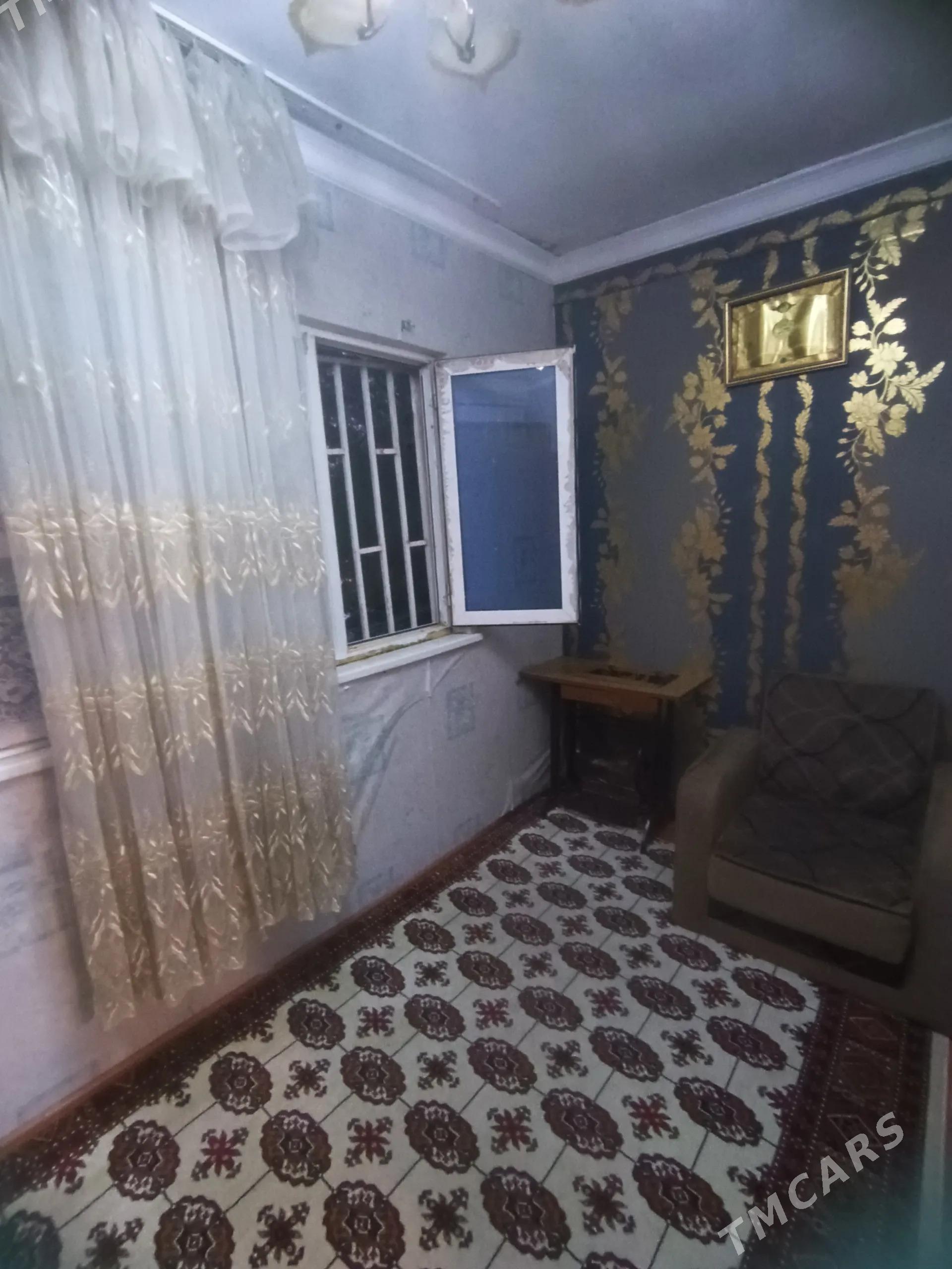 30 мкр 1 комнатная 2 этаж - 30 мкр - img 4