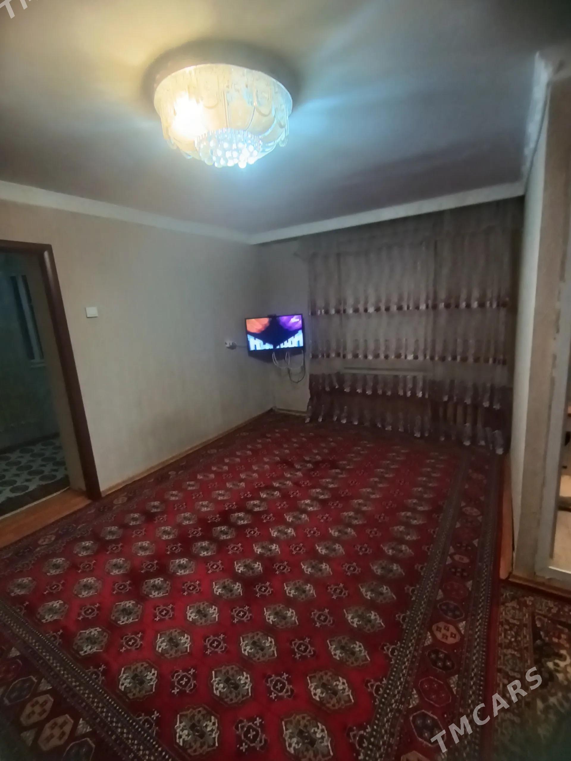 30 мкр 1 комнатная 2 этаж - 30 мкр - img 2