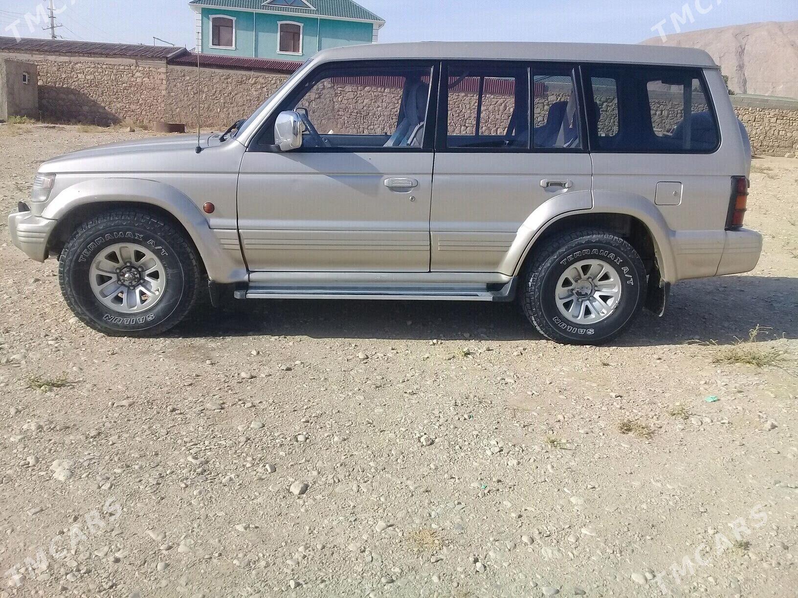 Mitsubishi Pajero 1991 - 60 000 TMT - Балканабат - img 8