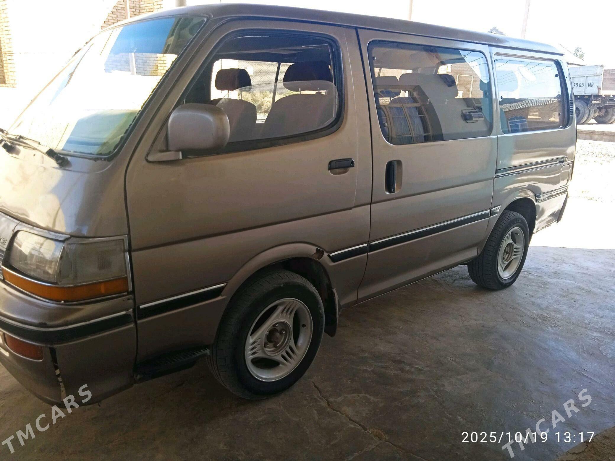 Toyota Hiace 1990 - 50 000 TMT - Мары - img 1