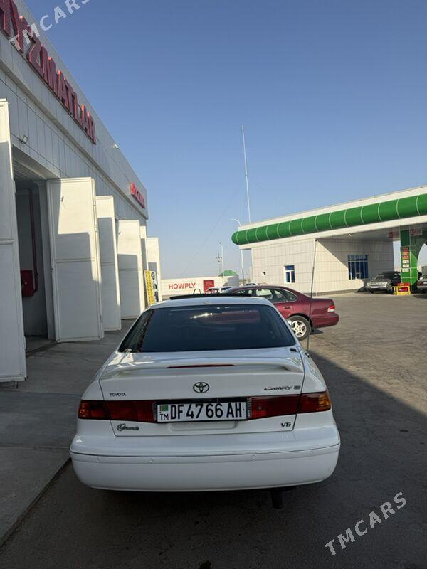 Toyota Camry 2000 - 175 000 TMT - Ёлётен - img 3