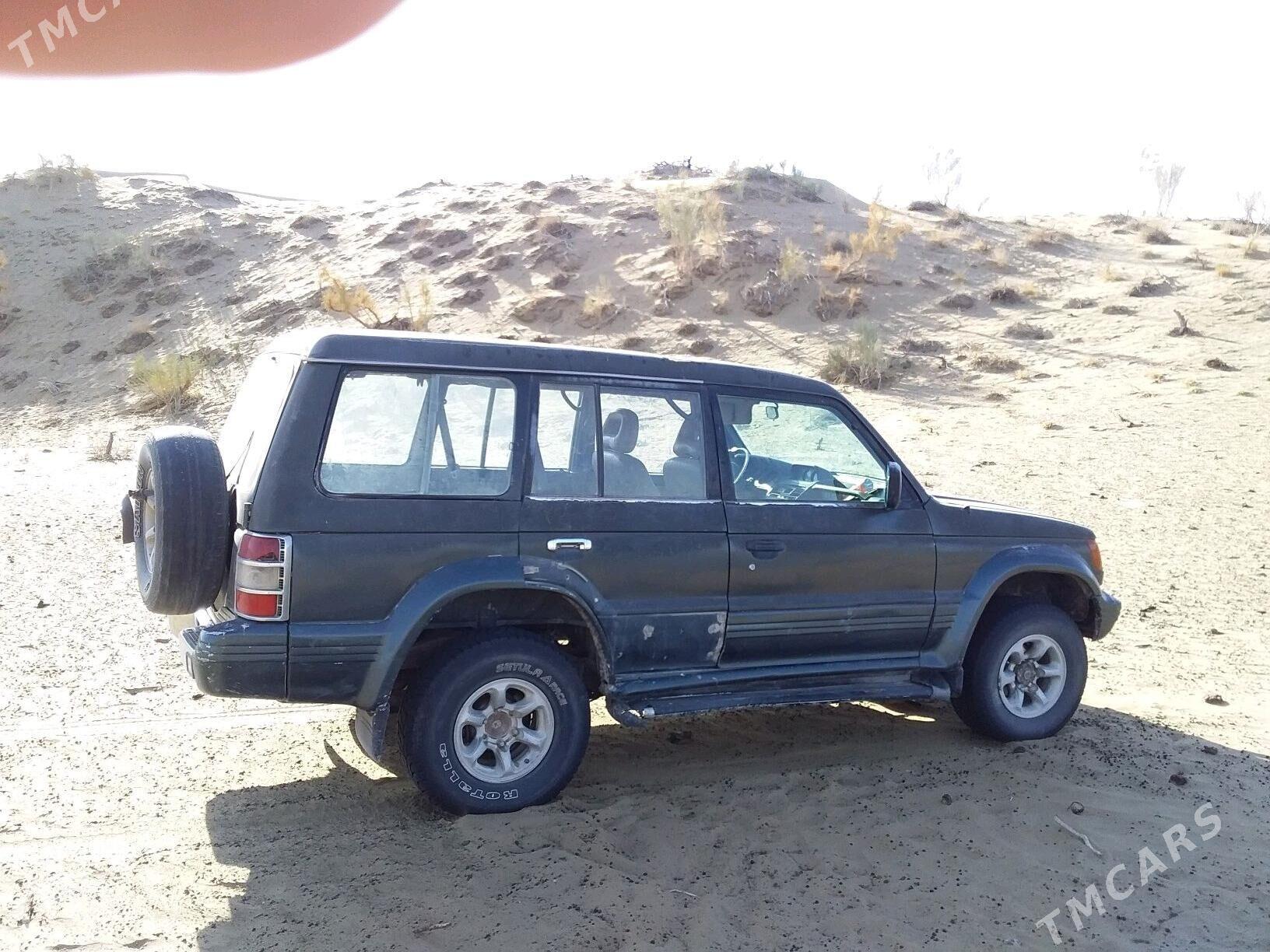 Mitsubishi Montero 1995 - 35 000 TMT - Берекет - img 2