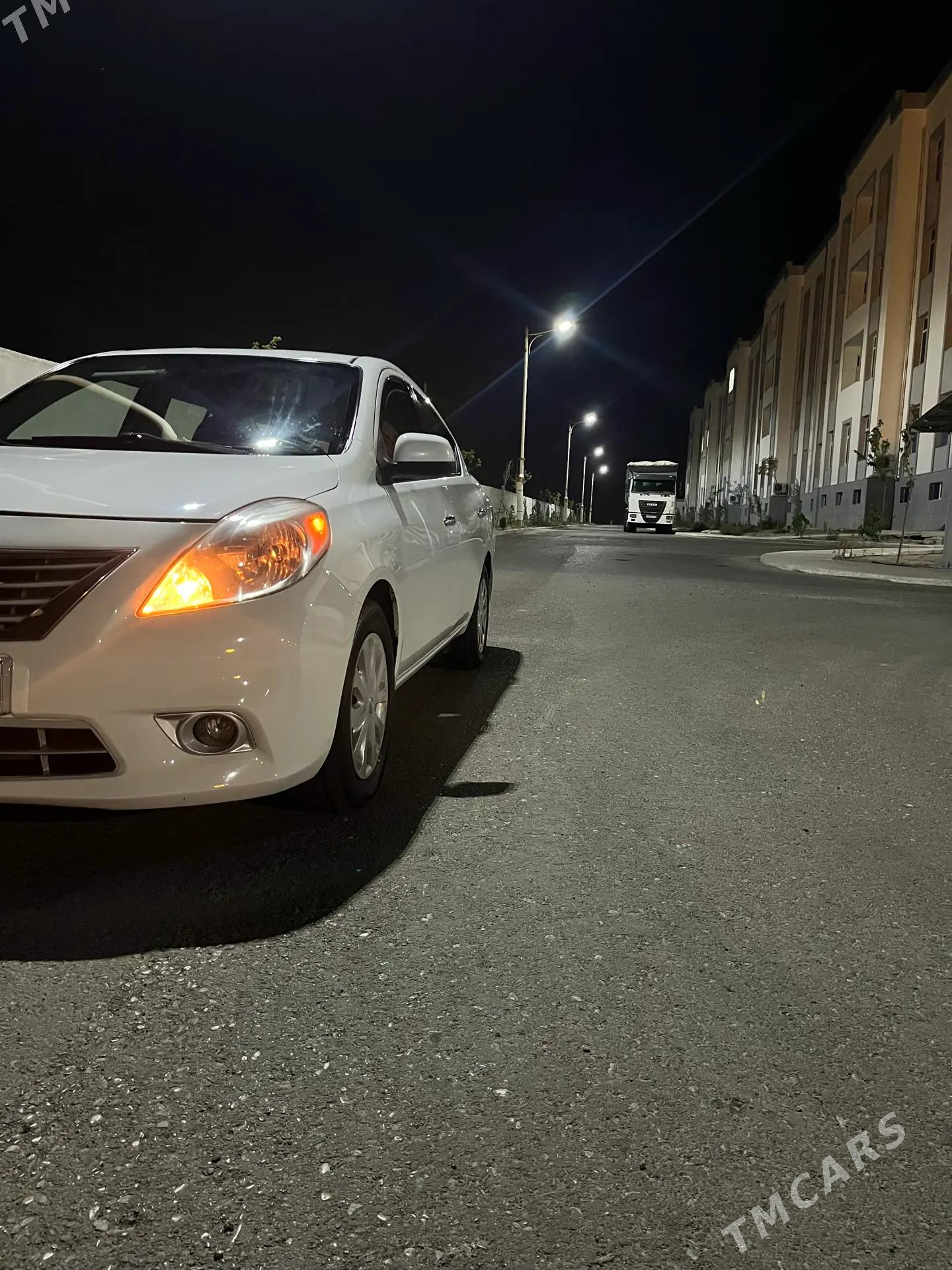 Nissan Versa 2013 - 125 000 TMT - Türkmenbaşy - img 2