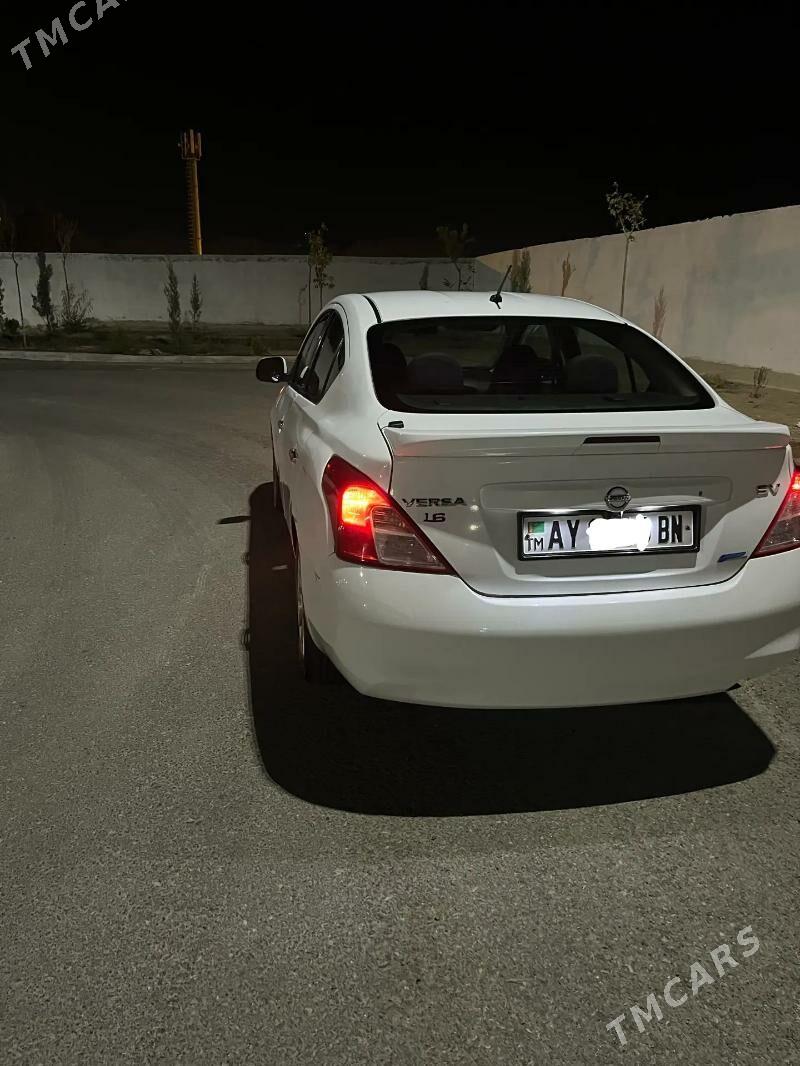 Nissan Versa 2013 - 125 000 TMT - Türkmenbaşy - img 5