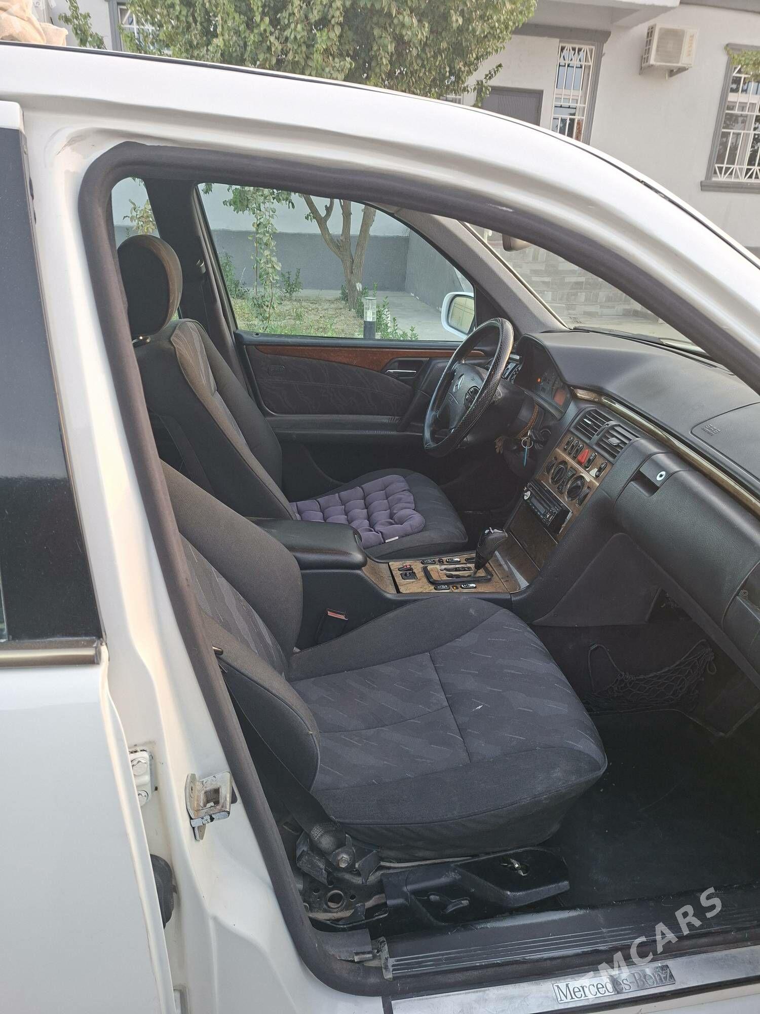 Mercedes-Benz E320 2001 - 110 000 TMT - Ашхабад - img 9