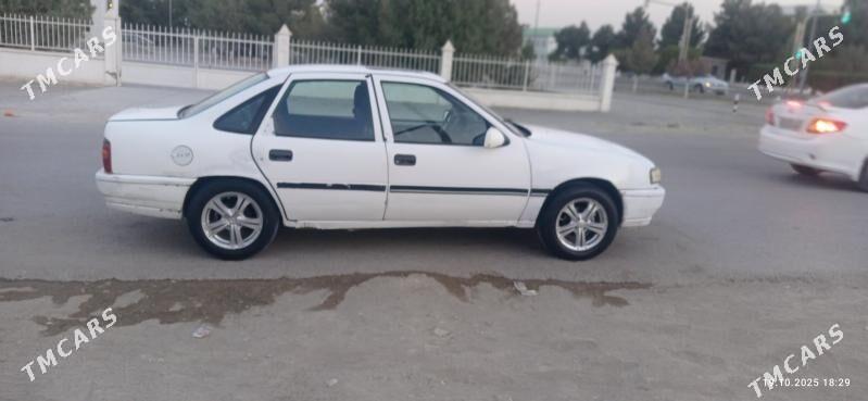 Opel Vectra 1990 - 32 000 TMT - Бахарден - img 3