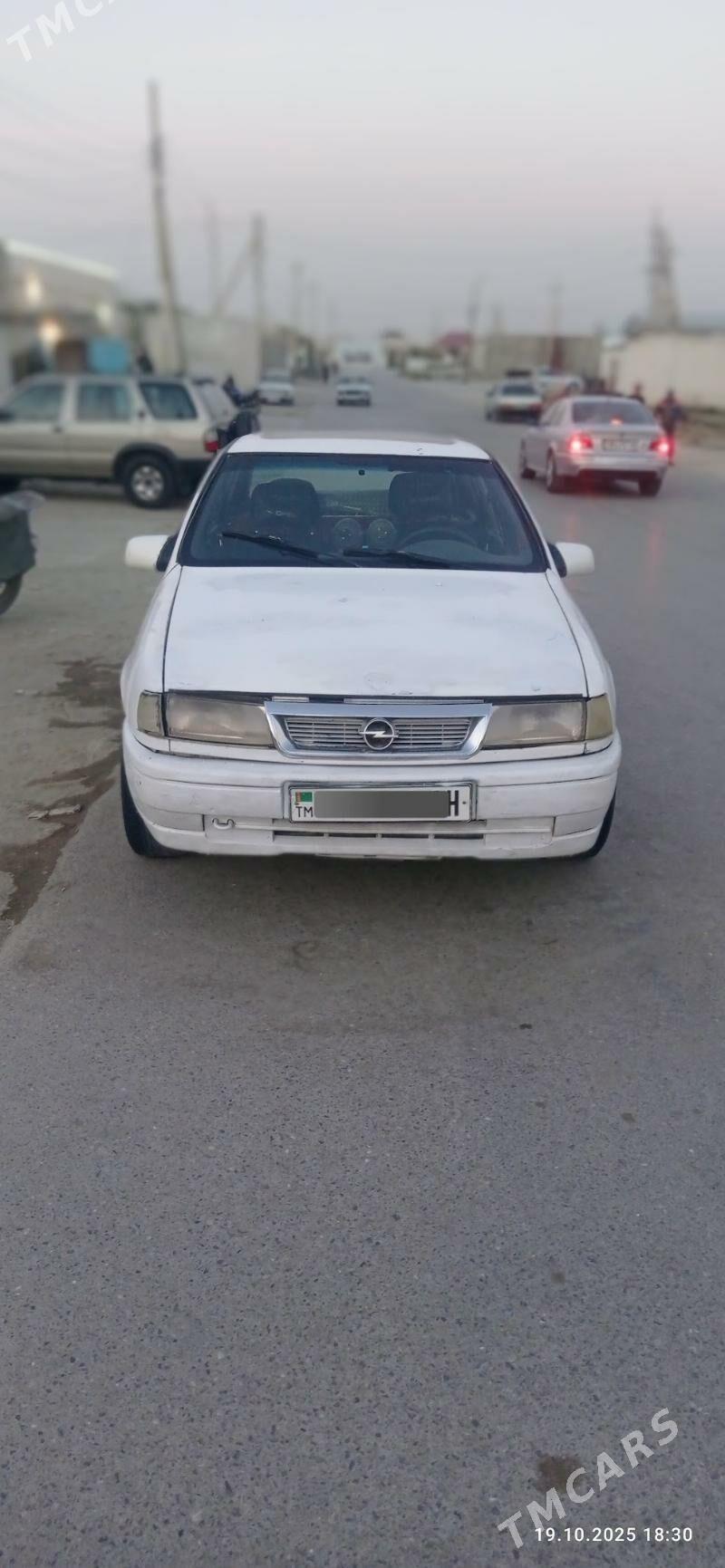 Opel Vectra 1990 - 32 000 TMT - Бахарден - img 2