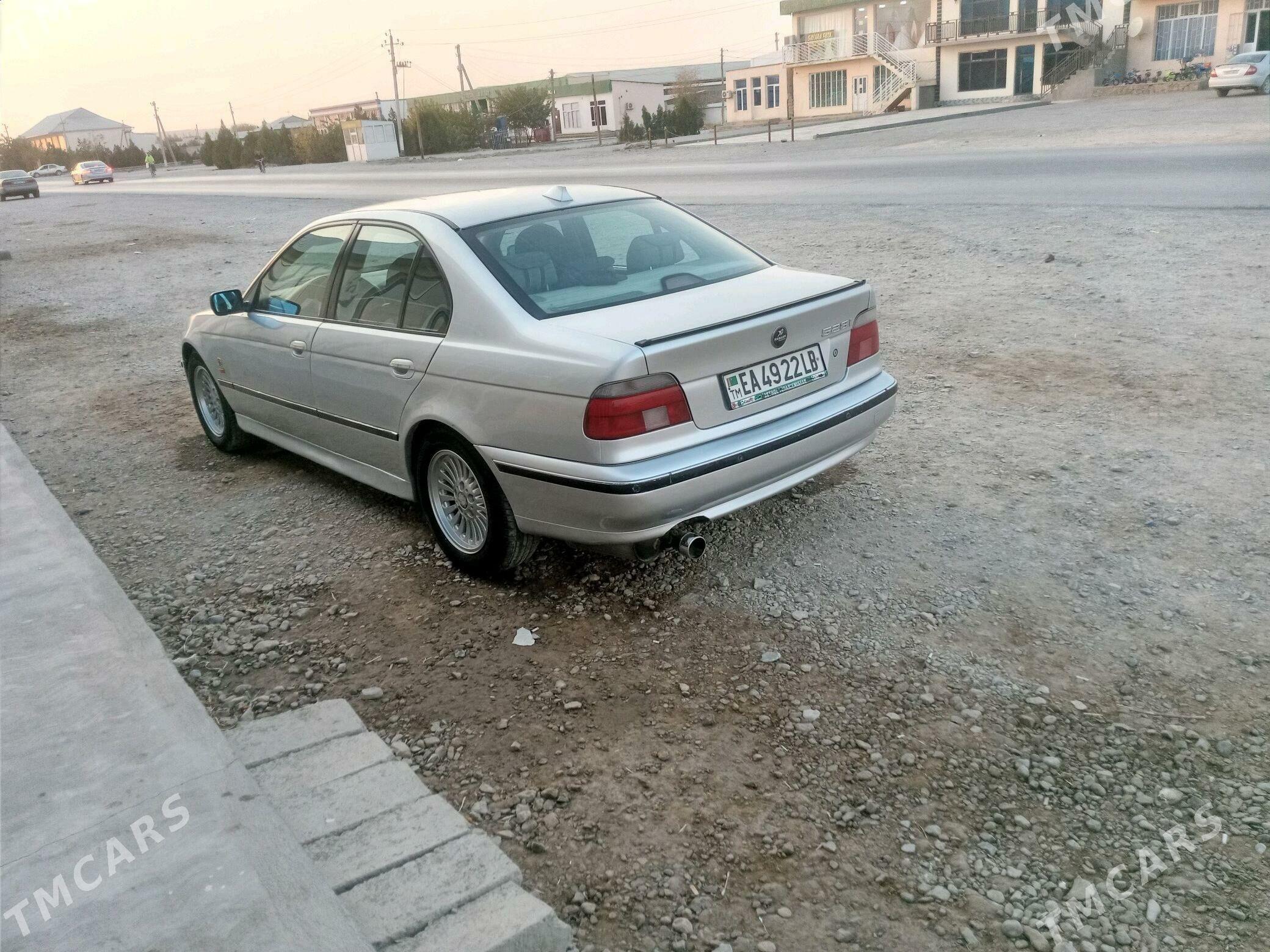 BMW 528 1999 - 100 000 TMT - Койтендаг - img 1