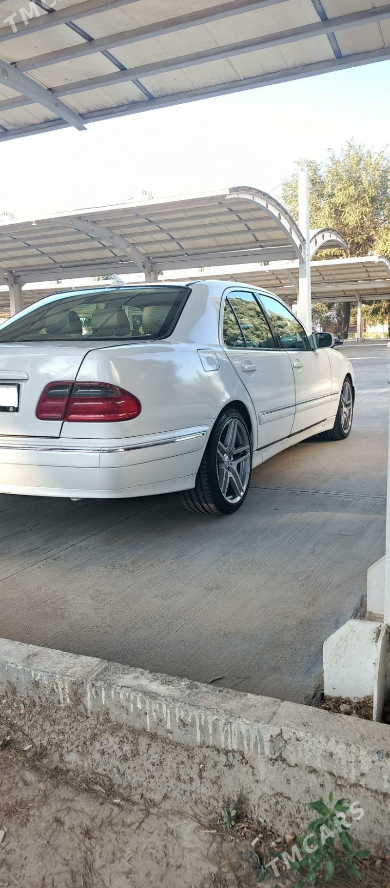 Mercedes-Benz E320 2001 - 120 000 TMT - Mary - img 1