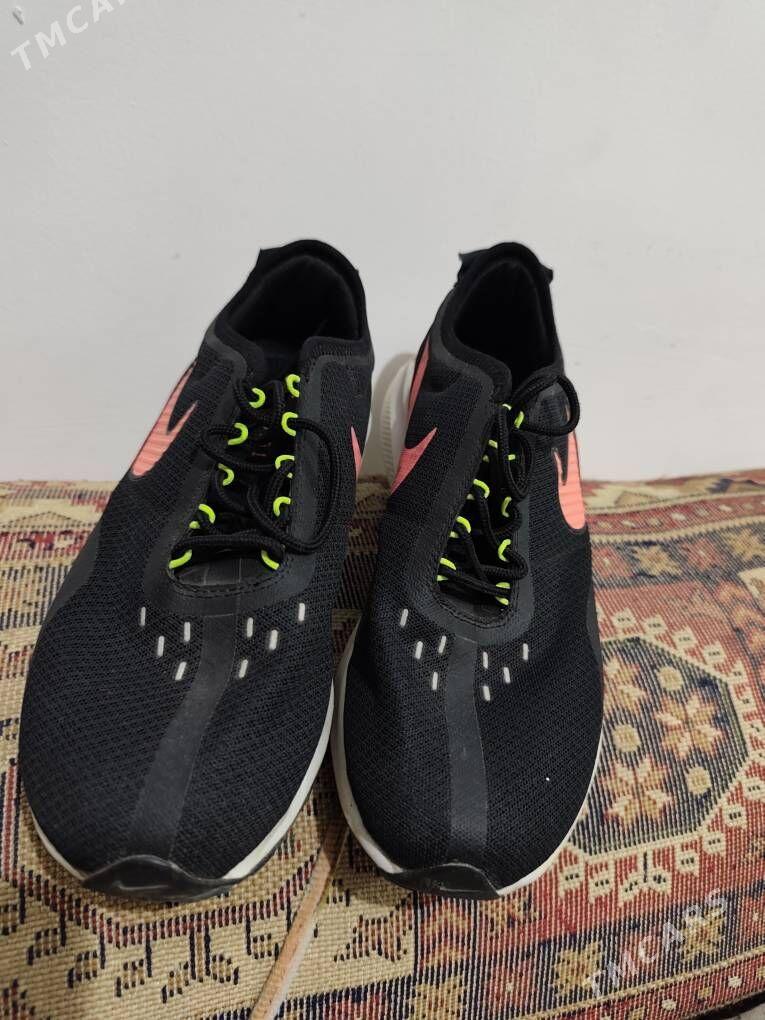 Gara krasowka Nike firmanky - Aşgabat - img 1