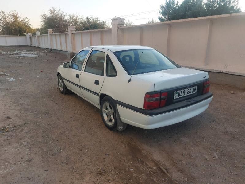 Opel Vectra 1992 - 33 000 TMT - Tejen - img 2