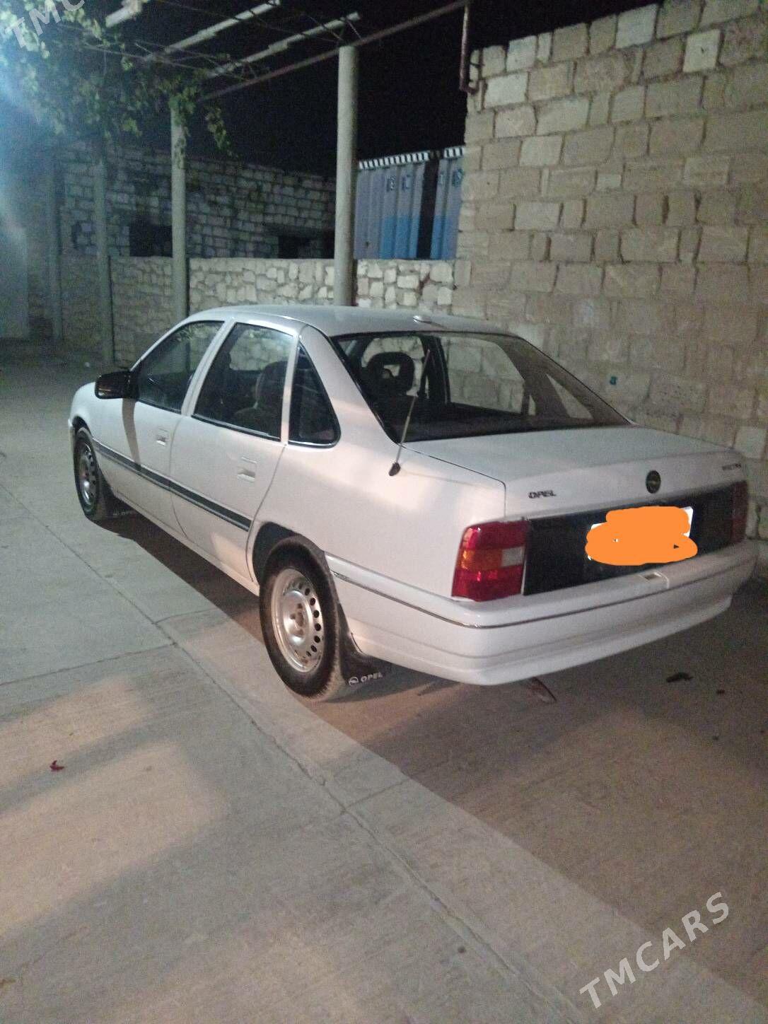 Opel Vectra 1989 - 38 000 TMT - Туркменбаши - img 2