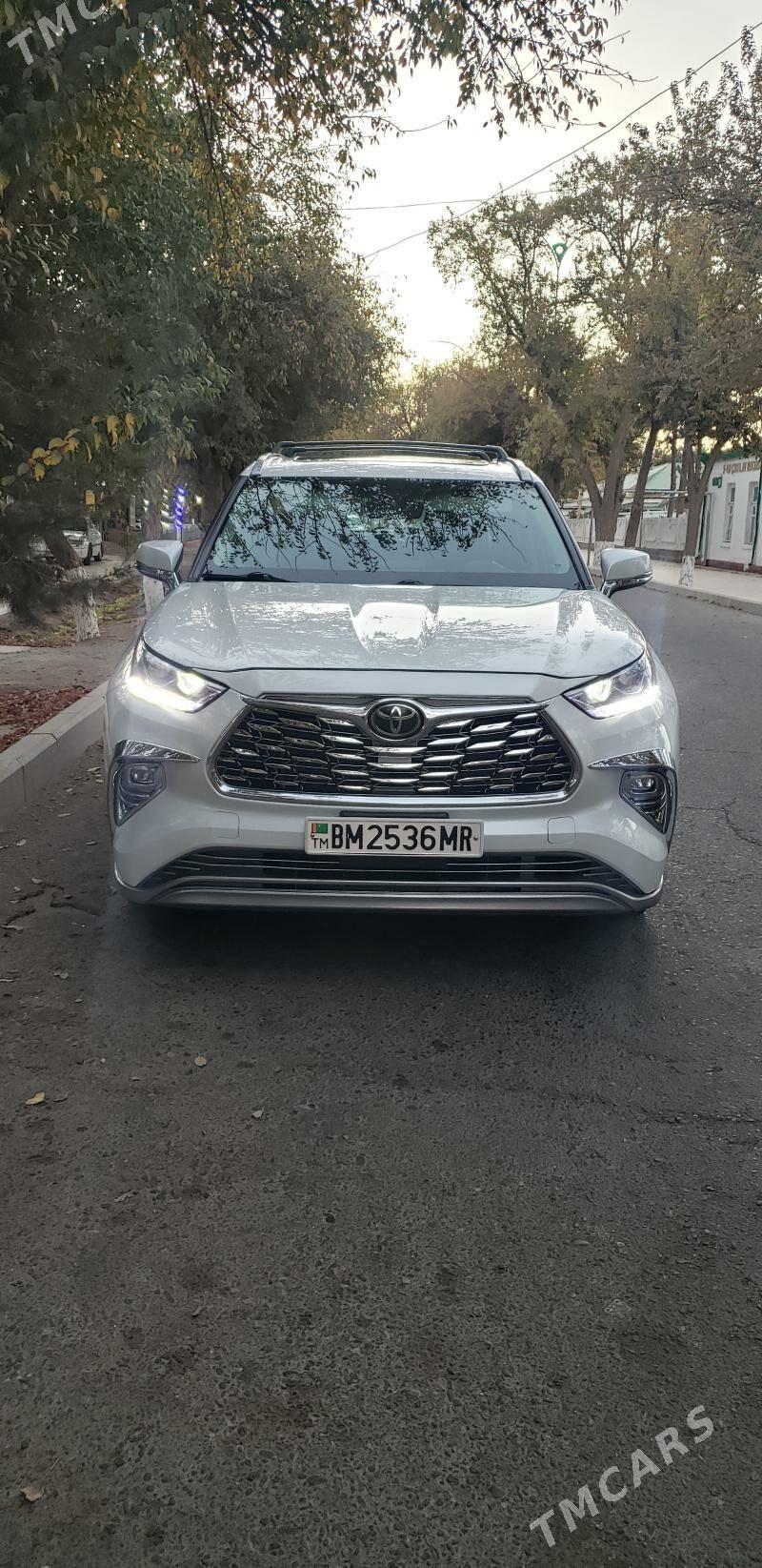 Toyota Highlander 2022 - 599 000 TMT - Байрамали - img 1